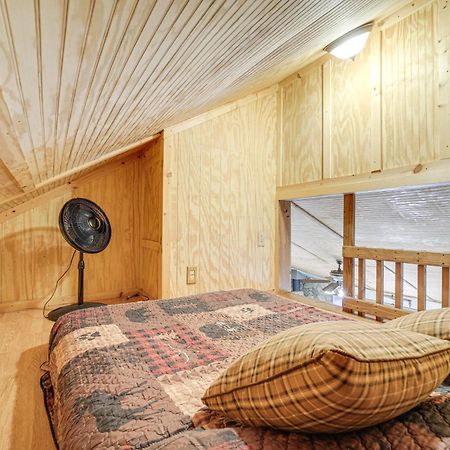 Creekside Whittier Cabin With Fire Pit Near Hiking! Exterior foto